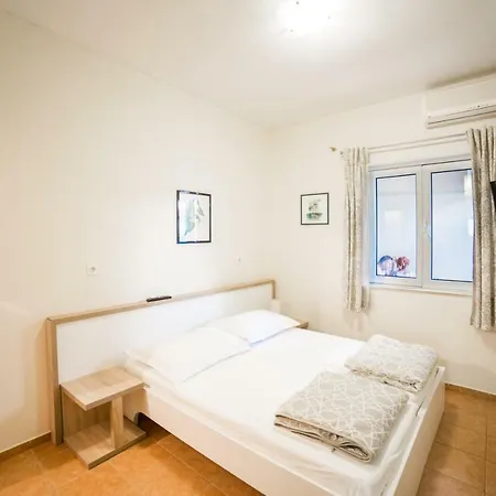 Apartment Cvita Gradac (Split-Dalmatia) Exterior photo
